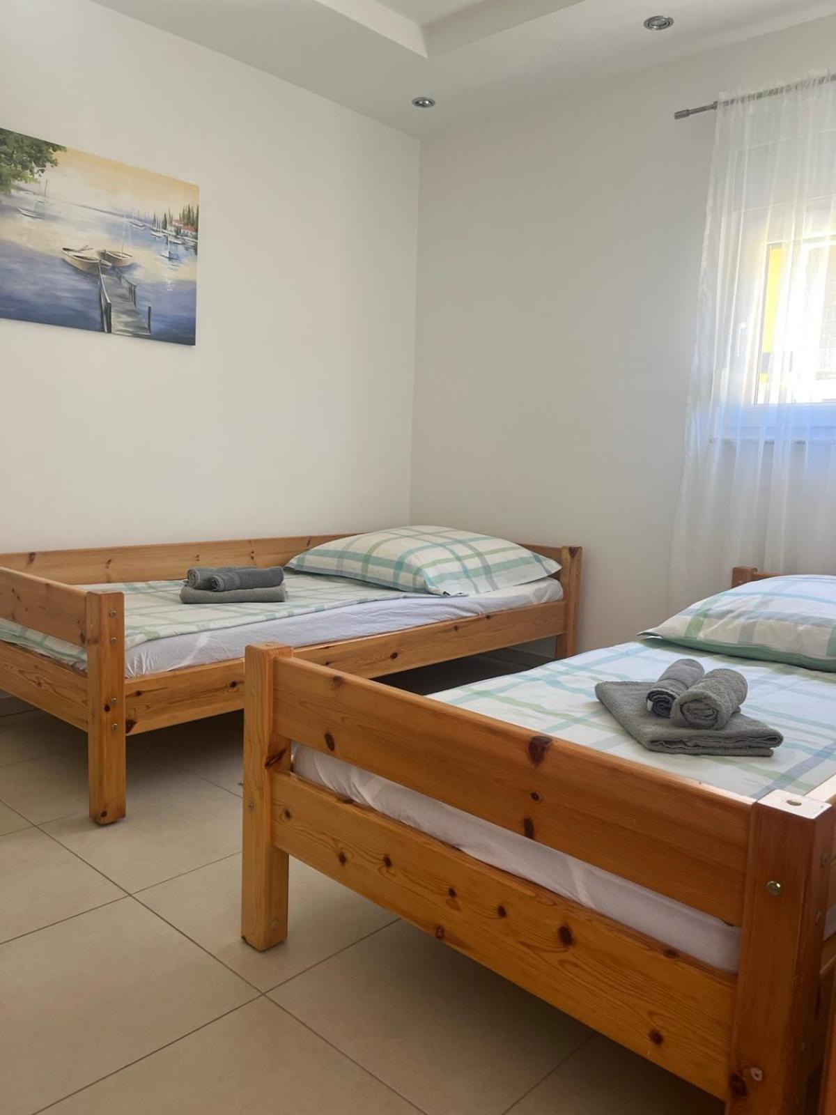 Sinisa Apartman Vir Exteriér fotografie